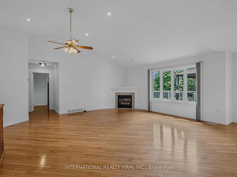 18 Sea Breeze Dr — Photo 17