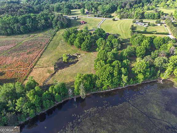 4th image of 360 Parrish Rd
