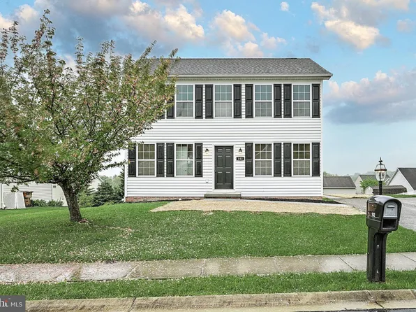 102 W Imperial Dr, Aspers, PA 17304