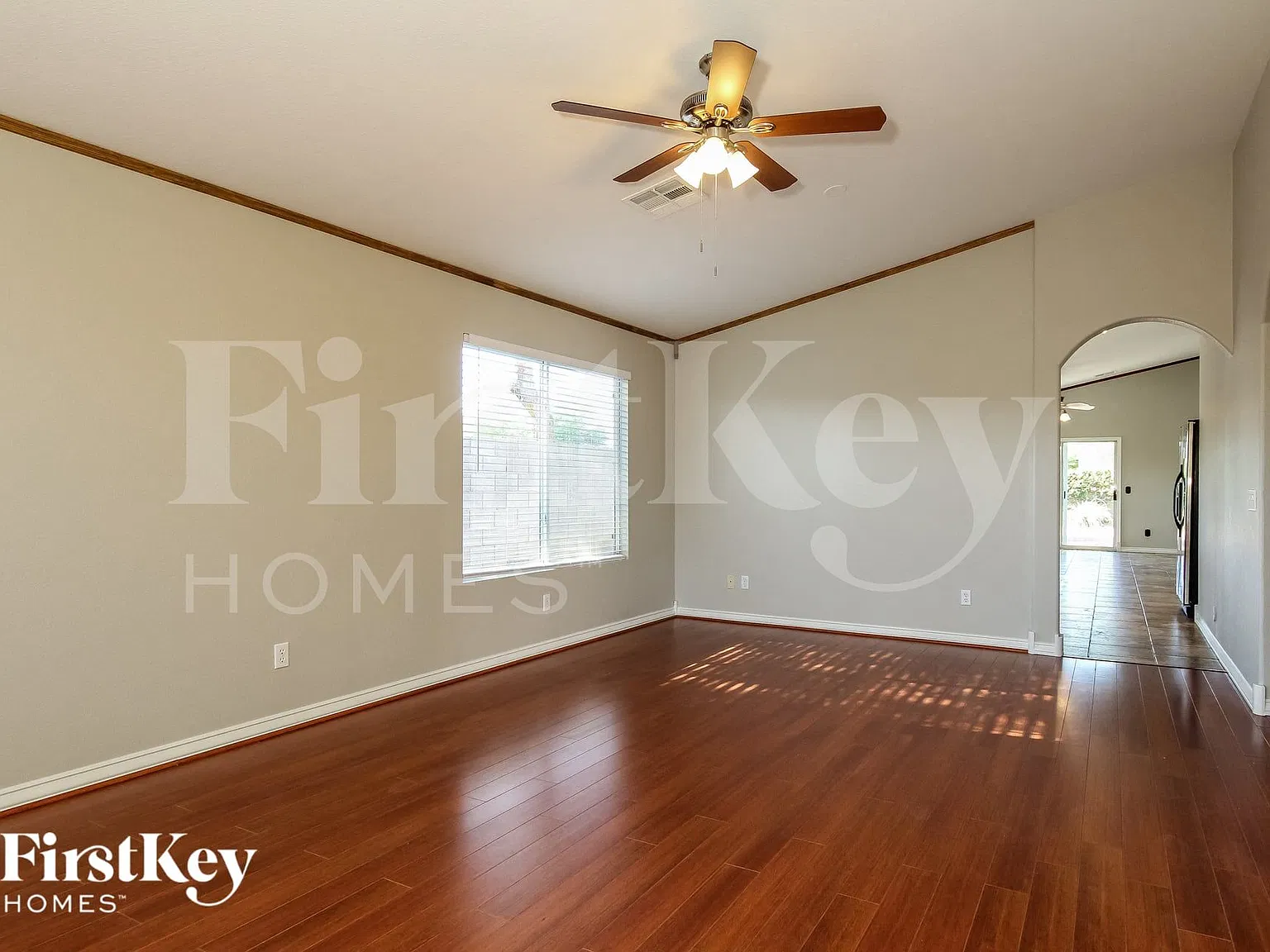 4 bed, 2.0 bath, 1919 sqft, $2,040 — Photo 2