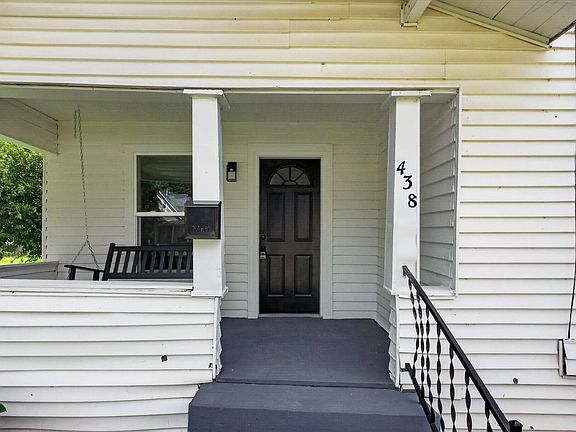 5th image of 438 Lucas Street