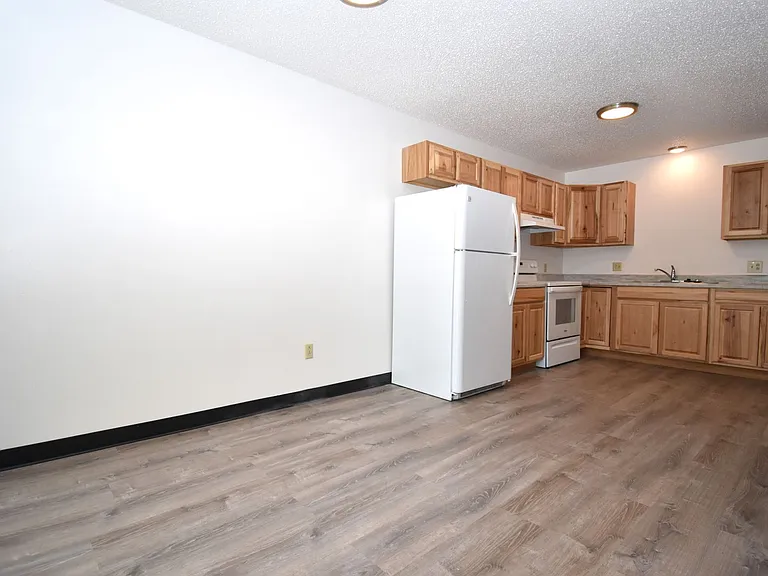 411 N 16th Ave #A — Photo 6