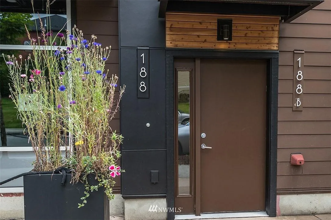 2 bed, 1097 sqft, $3,195 — Photo 2