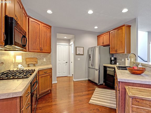 5th image of 7274 NE Stoneybrook St