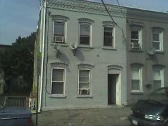 1st image of 290 Ann St