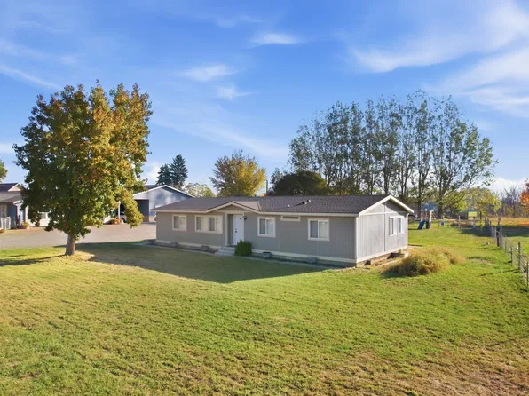 1211 Maple Grove Rd, Sunnyside, WA 98944
