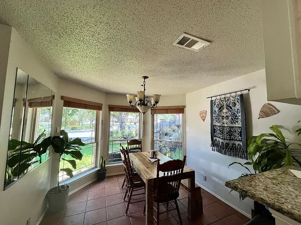 6706 Secession Ln, San Antonio, TX 78240