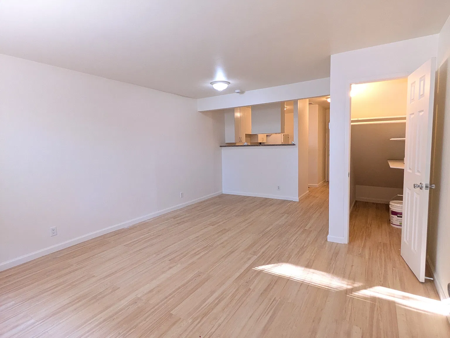 2 bed, 1.5 bath, 850 sqft, $2,150 — Photo 4