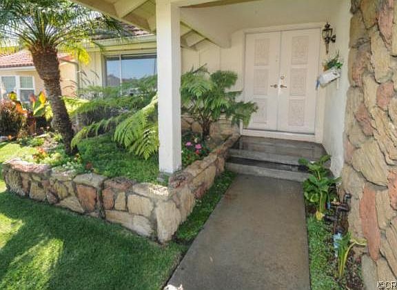 3rd image of 23755 Sandhurst Ln