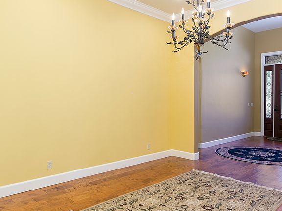 3rd image of 629 Rosemary Ct