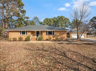1977 Tidemill Haven Ln, Gloucester, VA 23072