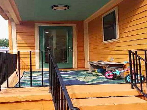 5th image of 1114 Teche St