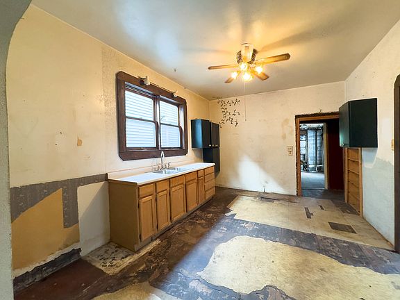 3rd image of 10810 S Buffalo Ave