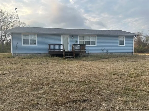 31560 Dustin Rd, Henryetta, OK 74437