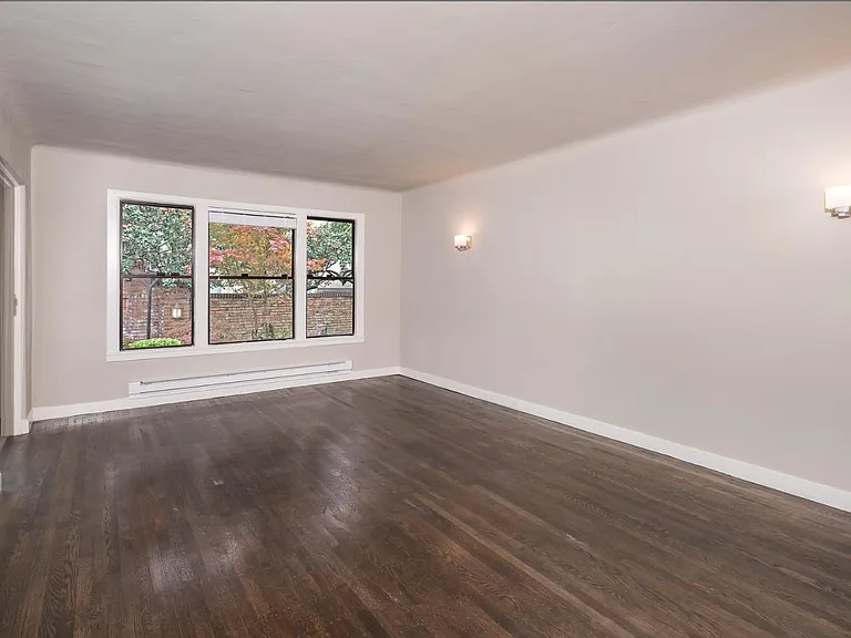 421 Summit Ave E #204 — Photo 7