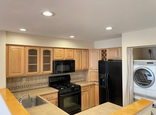 805 Spinnaker Ct, Secaucus, NJ 07094