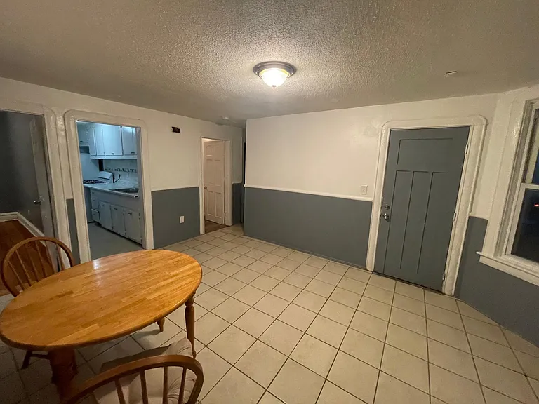 1823 Pleasant St #2 — Photo 11