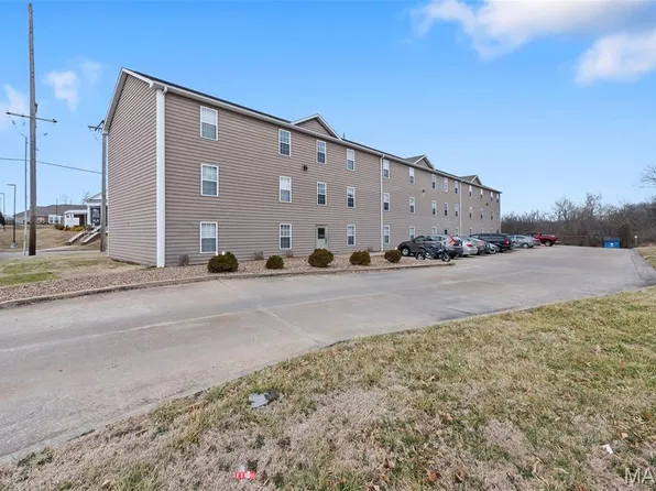 3 Village Dr, Cape Girardeau, MO 63701