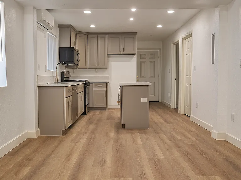 1120 Bahia Ct #D — Photo 1