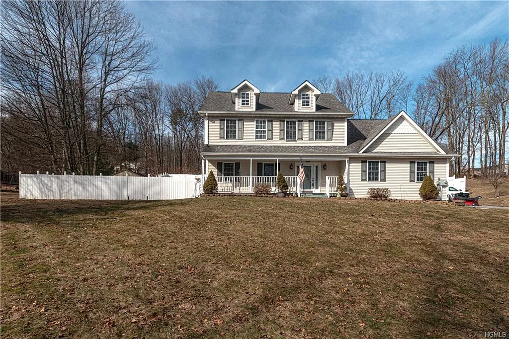 375 Burlingham Rd photo 1