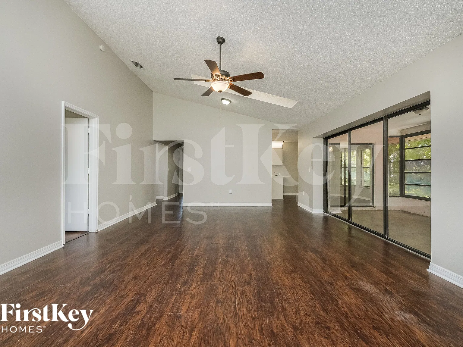 3 bed, 2.0 bath, 1573 sqft, $2,385 — Photo 3