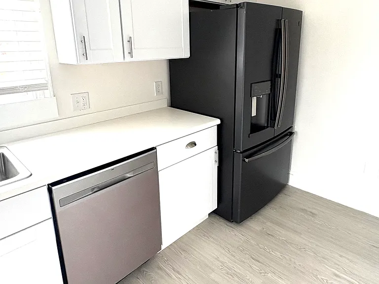 11 Russell Ave #2 — Photo 10