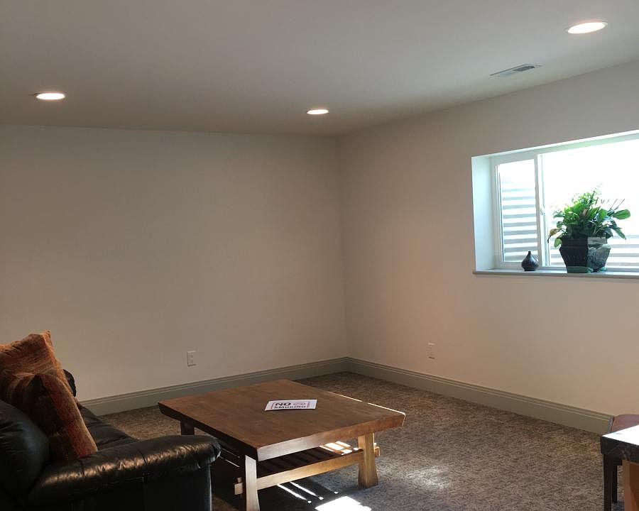 Large Spacious Living room (not indicated by photo)