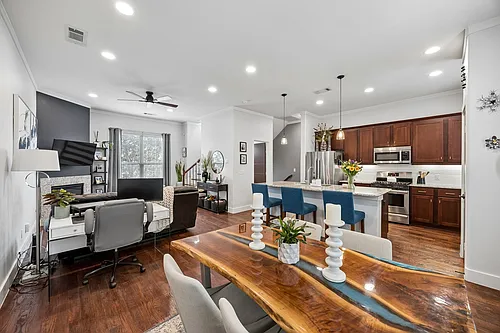 5875 Ross Ave #9 Photo 1