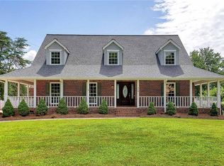 110 Arlington Dr, Jamestown, NC 27282