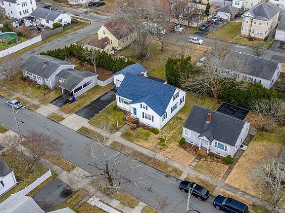 5th image of 374 Harwich St