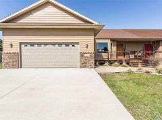 5203 S Summerfield Pl, Sioux Falls, SD 57108