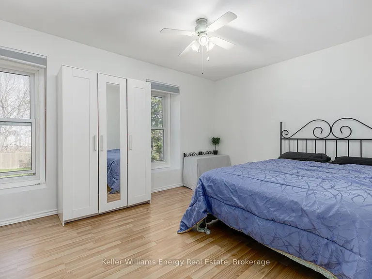 660 Grey St #B — Photo 11