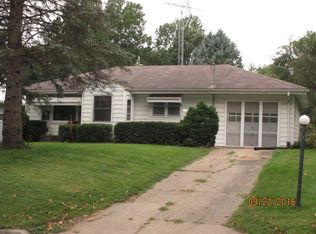 717 N 11th St, Oskaloosa, IA 52577
