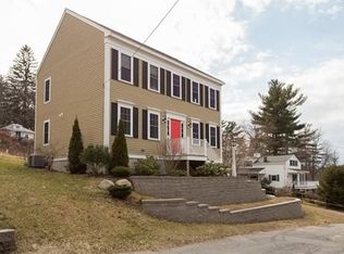 7 Hillside Ave, Merrimac, MA 01860