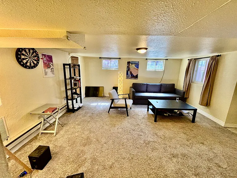 318 Scott Ave #B — Photo 4