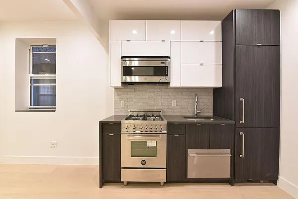 Rented by Vertical Real Estate LLC | media 3