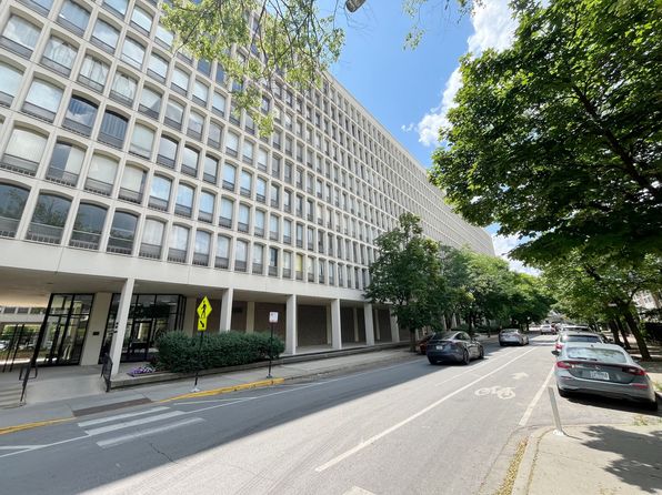 1401 E 55th St APT 815N