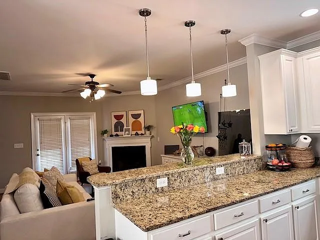 1835 Lela Ave — Photo 6