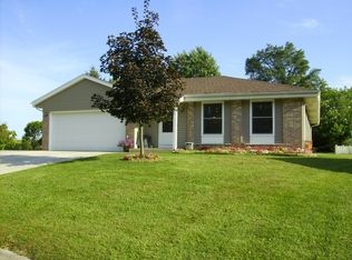 107 Gemini Ct, Mukwonago, WI 53149