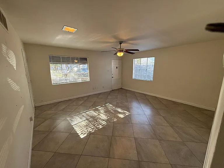 41 E Woodward Dr #FRONT — Photo 6