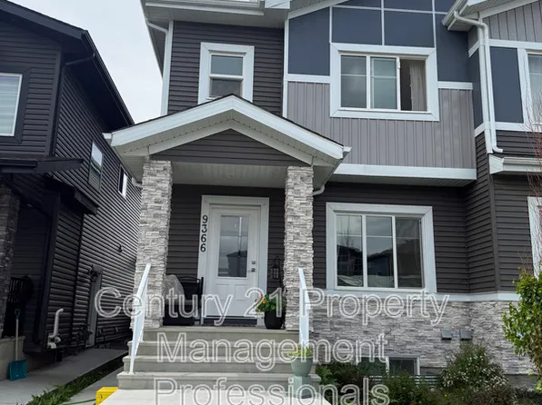9366 Pear Line SW, Edmonton, AB T6X 2N8