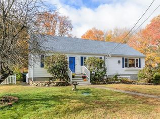 71 Oak St, Foxboro, MA 02035