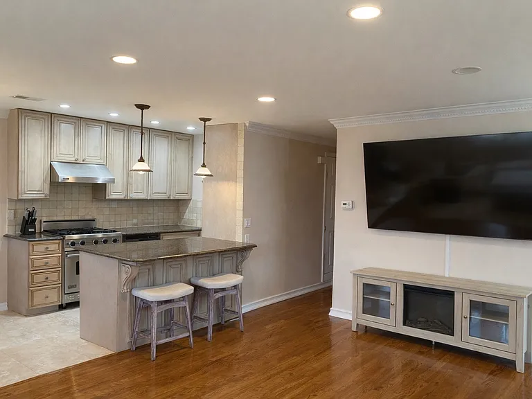 537 Correll Ave #B — Photo 2