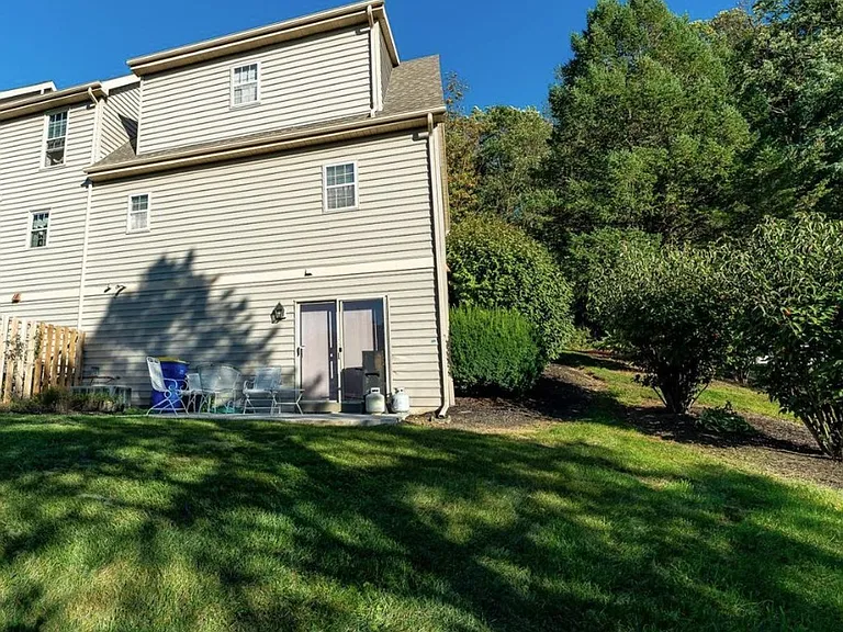 900 Skyview Dr — Photo 17