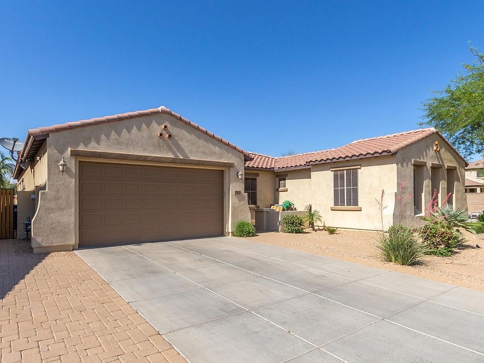 1st image of 292 W Aster Dr