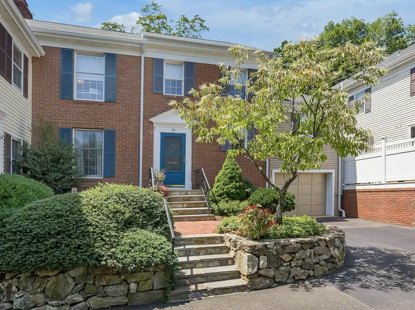 38 Heritage Hill Road #38, New Canaan, CT 06840