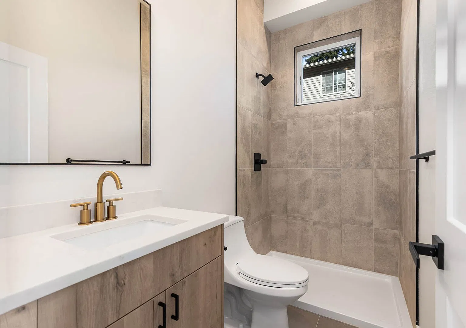 Modern Corner Home with Abundant Natural Light, Spacious Balcony & 2-Car Garage! — Photo 3
