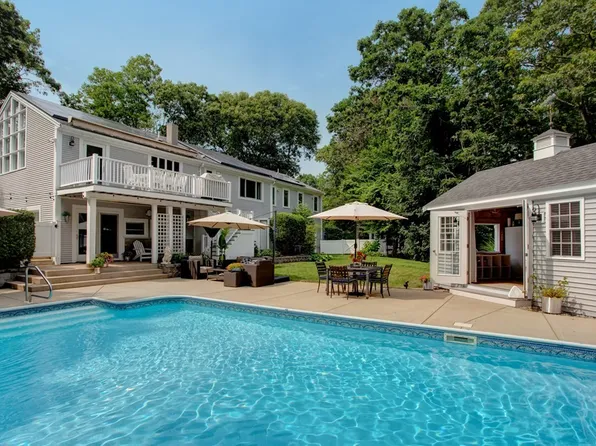 684 Bay Ln, Barnstable, MA 02630