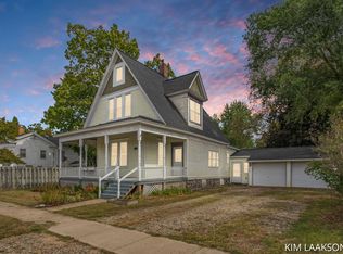 307 S Niles St, Paw Paw, MI 49079