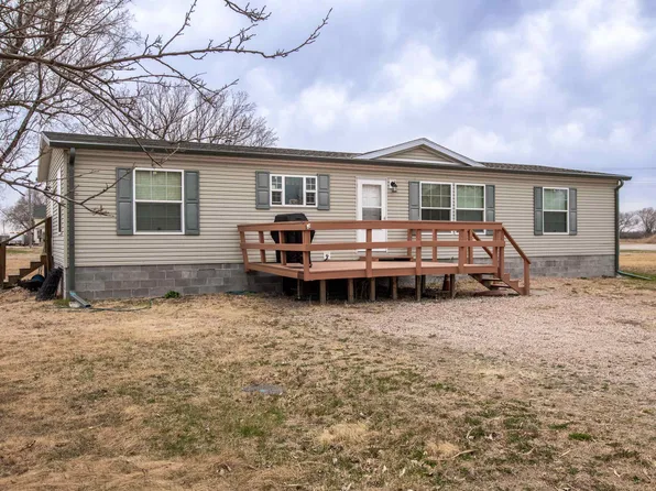 304 F St, Shelton, NE 68876